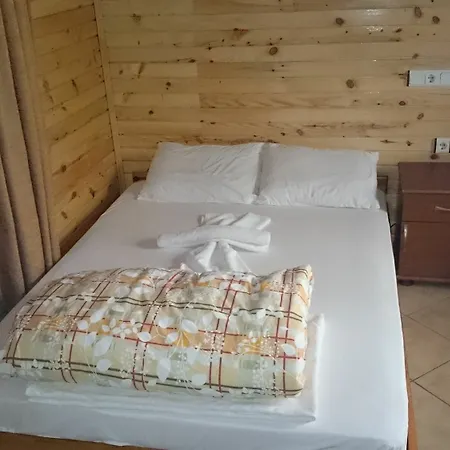 Ugur Hotel 2*